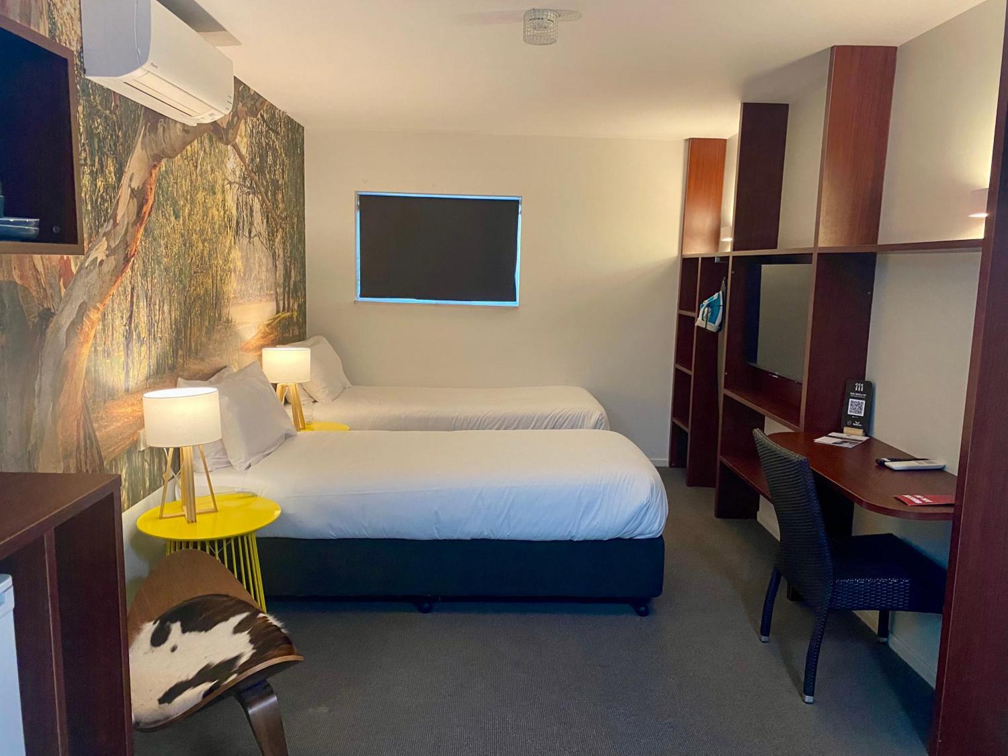 Grand Hotel And Studios Wyong Ngoại thất bức ảnh