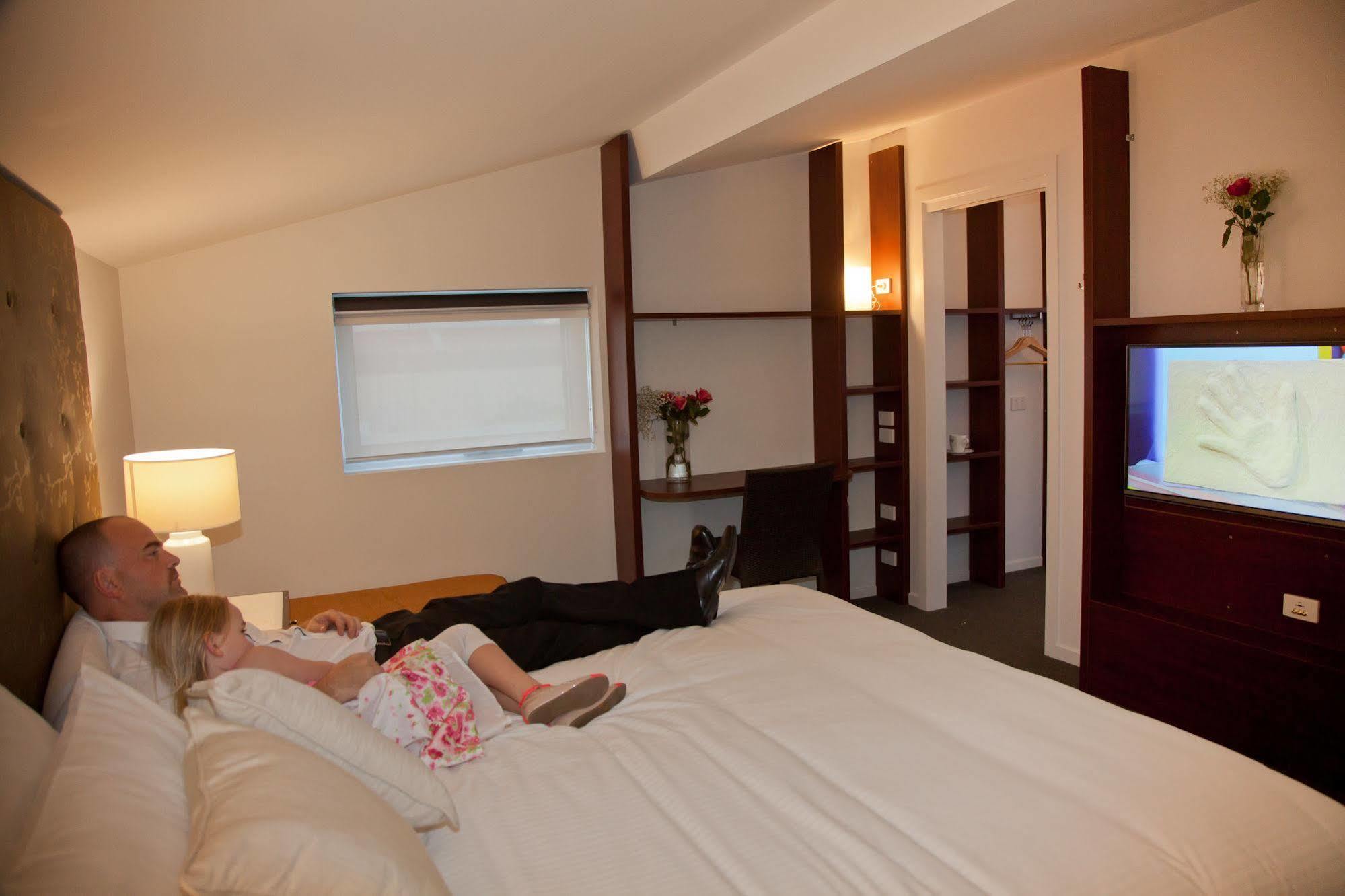 Grand Hotel And Studios Wyong Ngoại thất bức ảnh