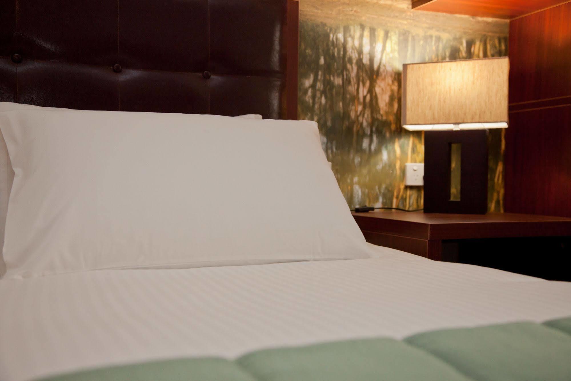 Grand Hotel And Studios Wyong Ngoại thất bức ảnh