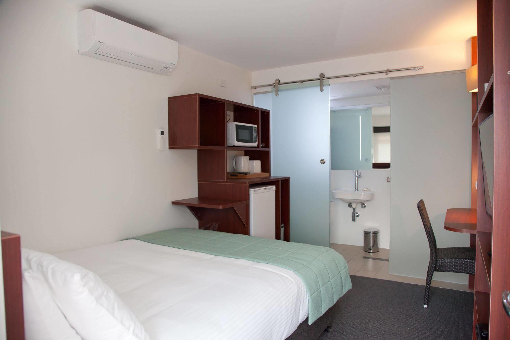 Grand Hotel And Studios Wyong Ngoại thất bức ảnh